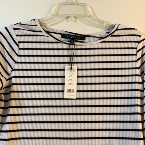 NWT Juniors RAMPAGE Black/White Ruffle Crop Shirt (Medium) - Picture 2 of 6